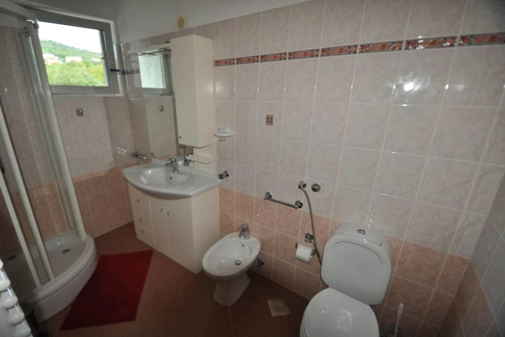 Ferienwohnung Lux Apartman Leo Kostrena Exterior foto